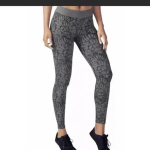 Fabletics] Sebastian Seamless Floral Leggings